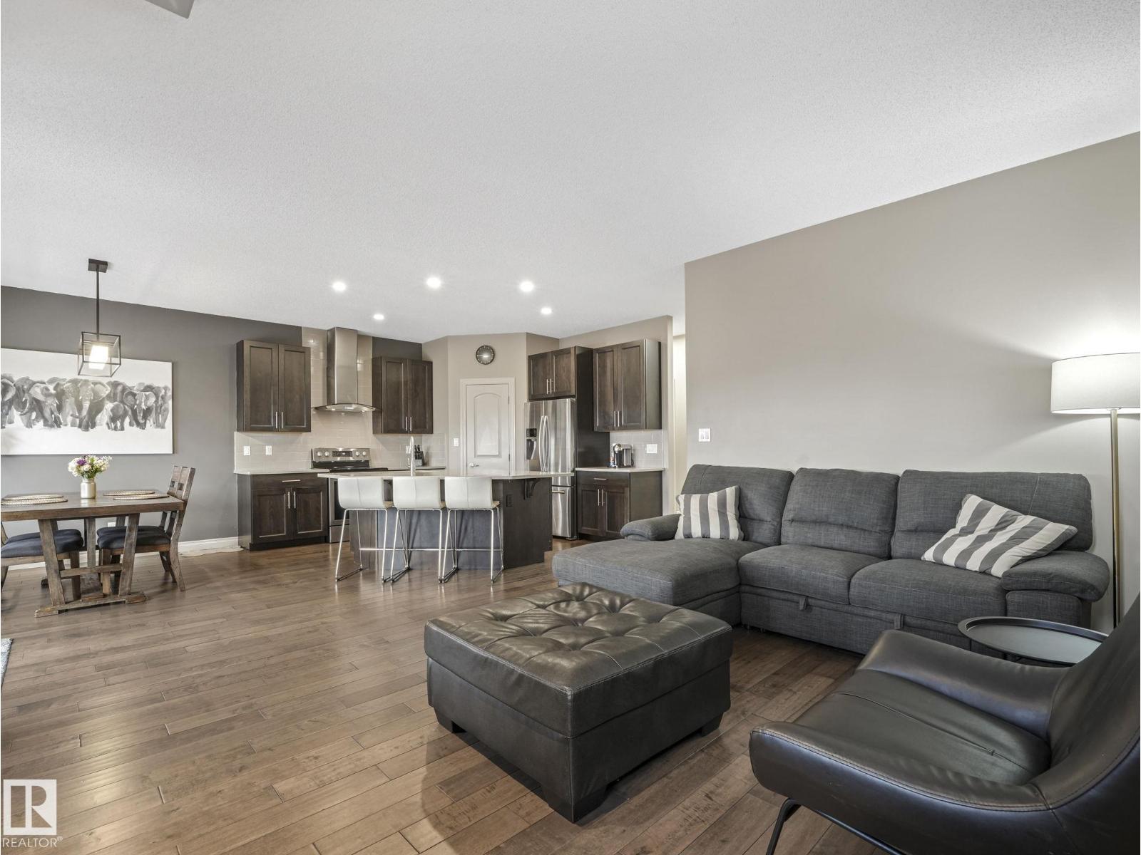 16412 12 AV SW, Edmonton