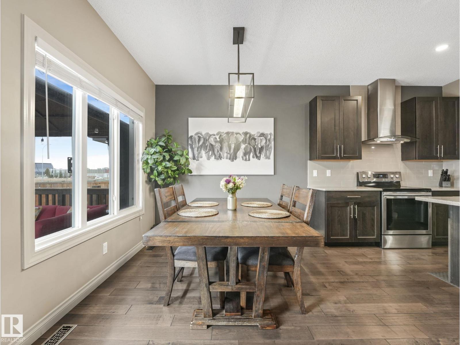 16412 12 AV SW, Edmonton