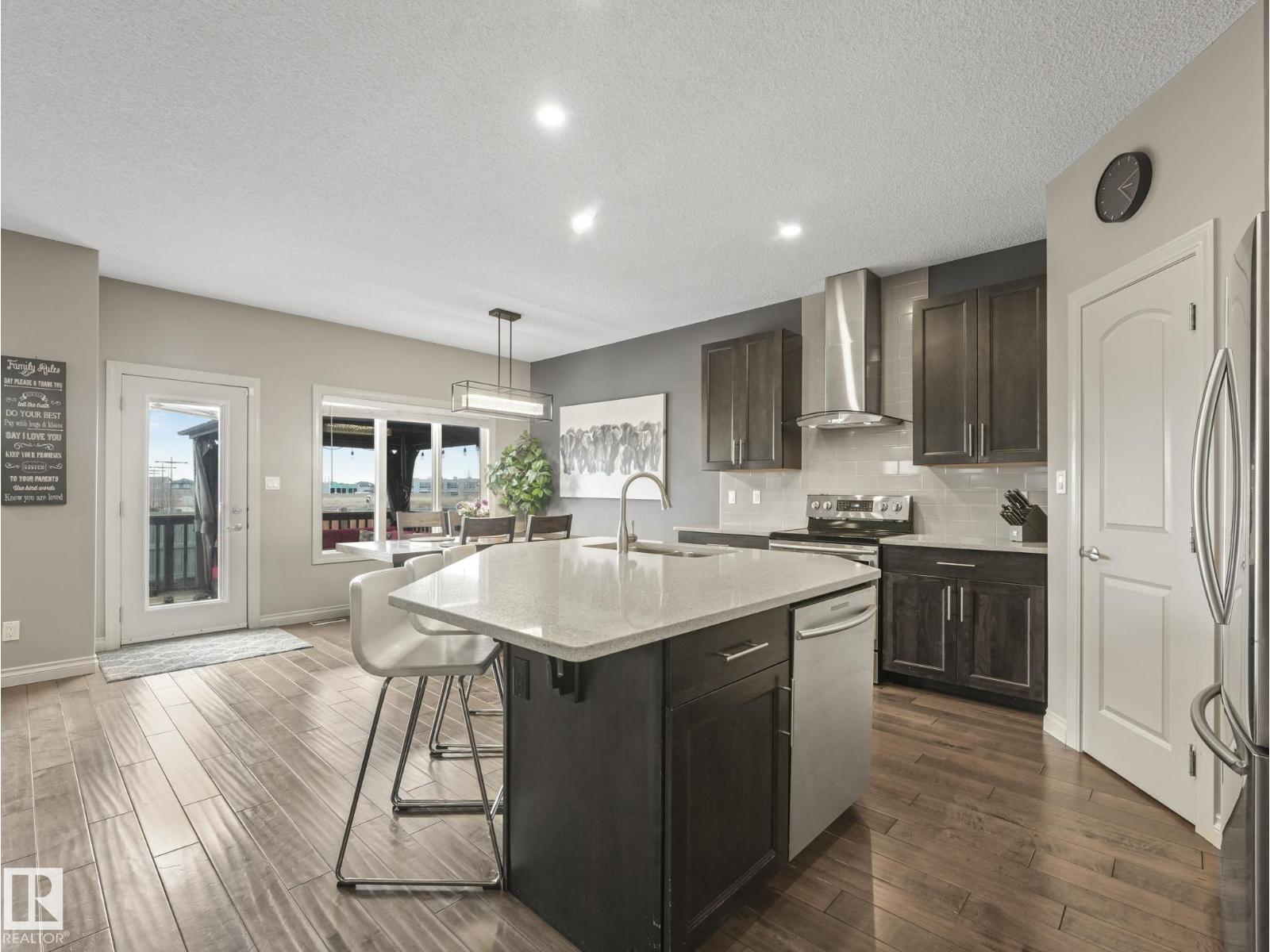 16412 12 AV SW, Edmonton