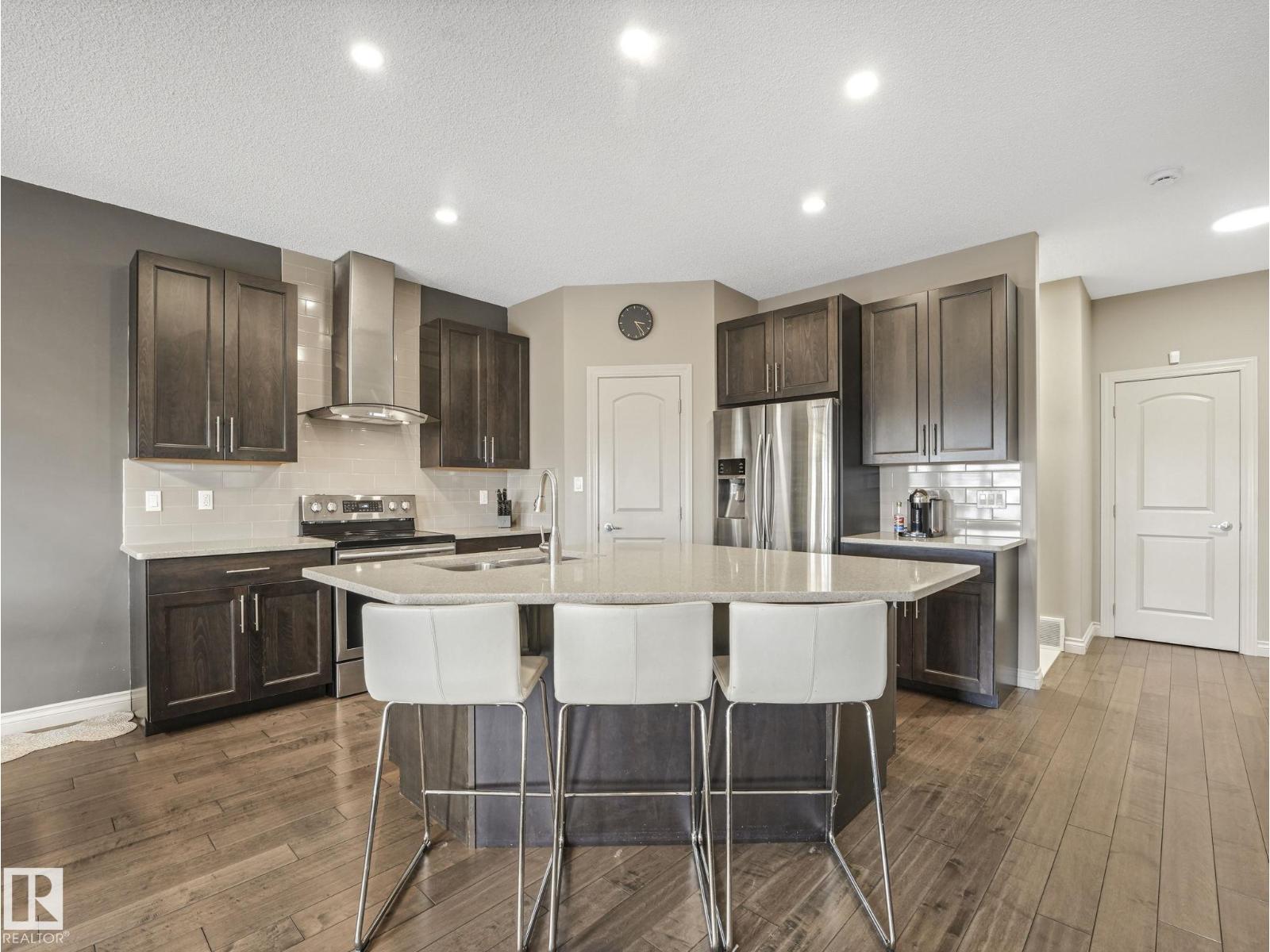 16412 12 AV SW, Edmonton