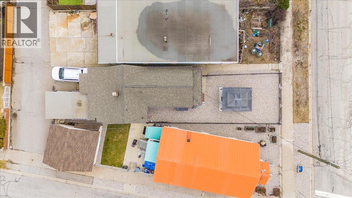 1911 SECOND AVENUE - 28