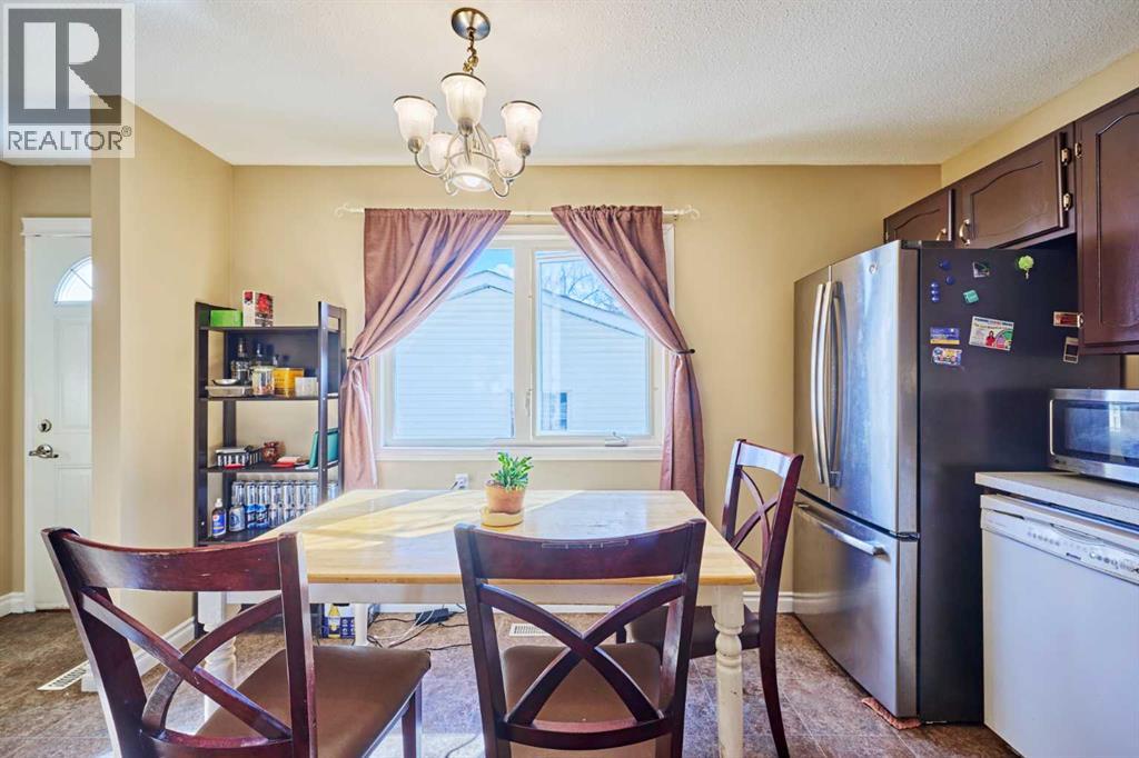 Single Family House for Sale in  Sunmills Court SW Sundance Calgary 