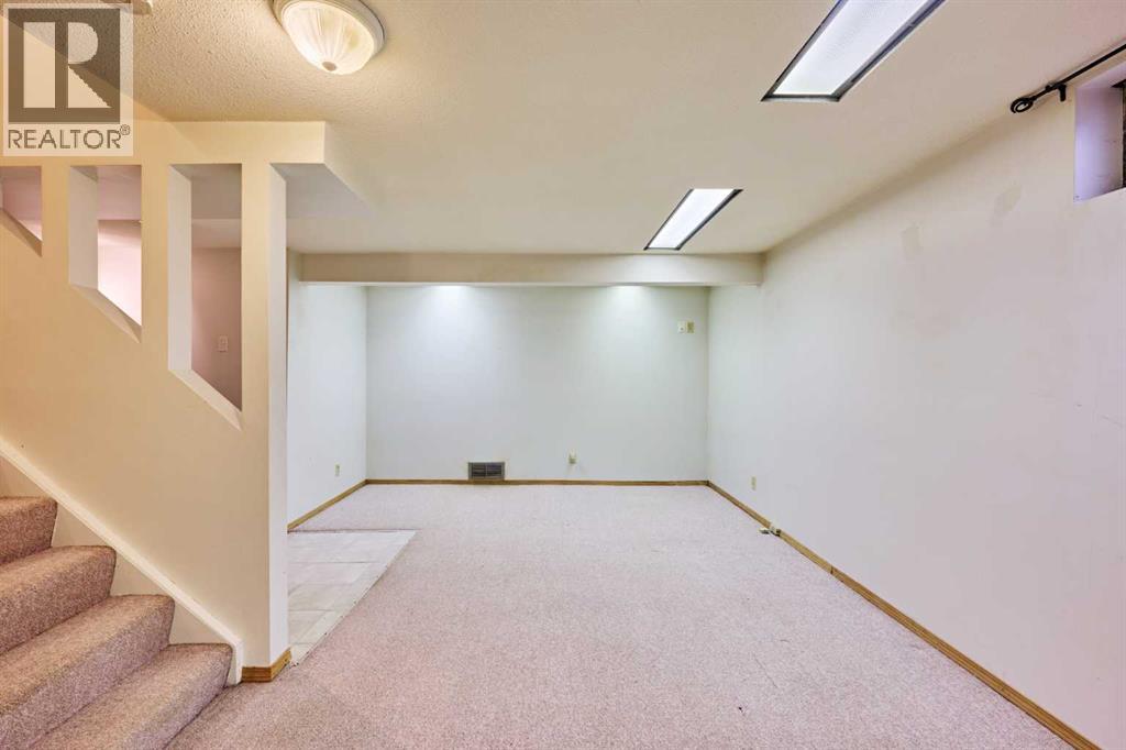 Single Family House for Sale in  Sunmills Court SW Sundance Calgary 