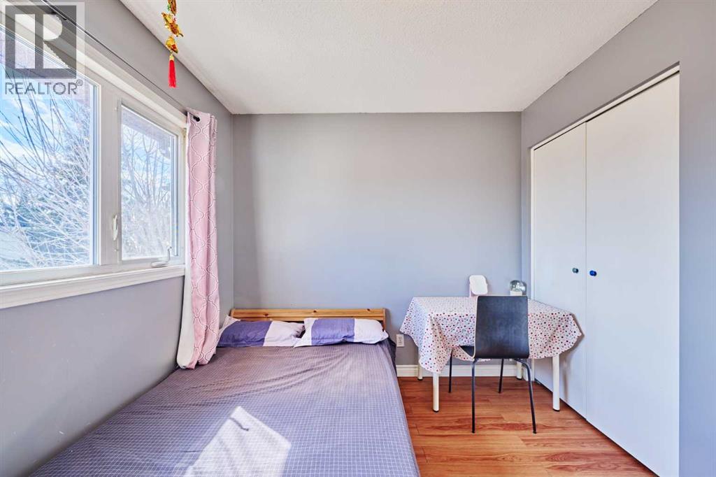 Single Family House for Sale in  Sunmills Court SW Sundance Calgary 