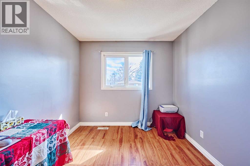 Single Family House for Sale in  Sunmills Court SW Sundance Calgary 