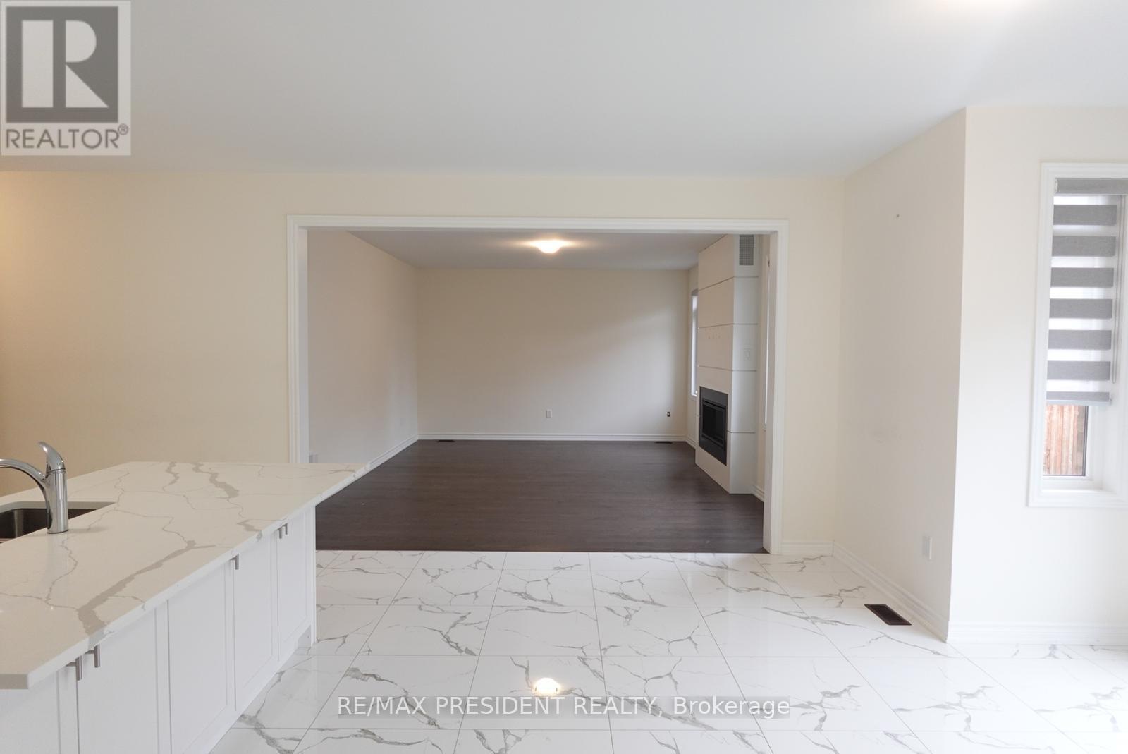 6 JENWOOD CRESCENT - 14