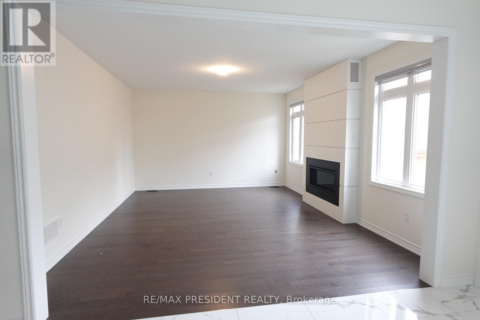 6 JENWOOD CRESCENT - 16