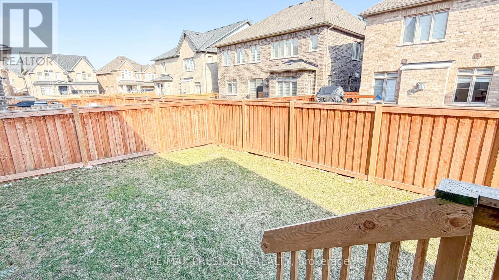 6 JENWOOD CRESCENT - 19