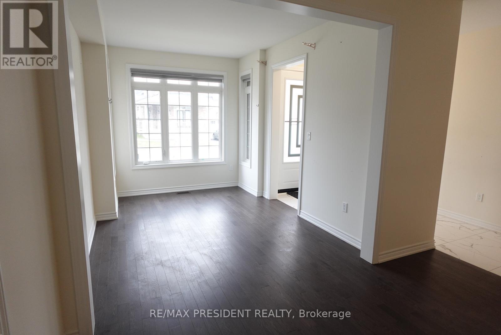 6 JENWOOD CRESCENT - 4