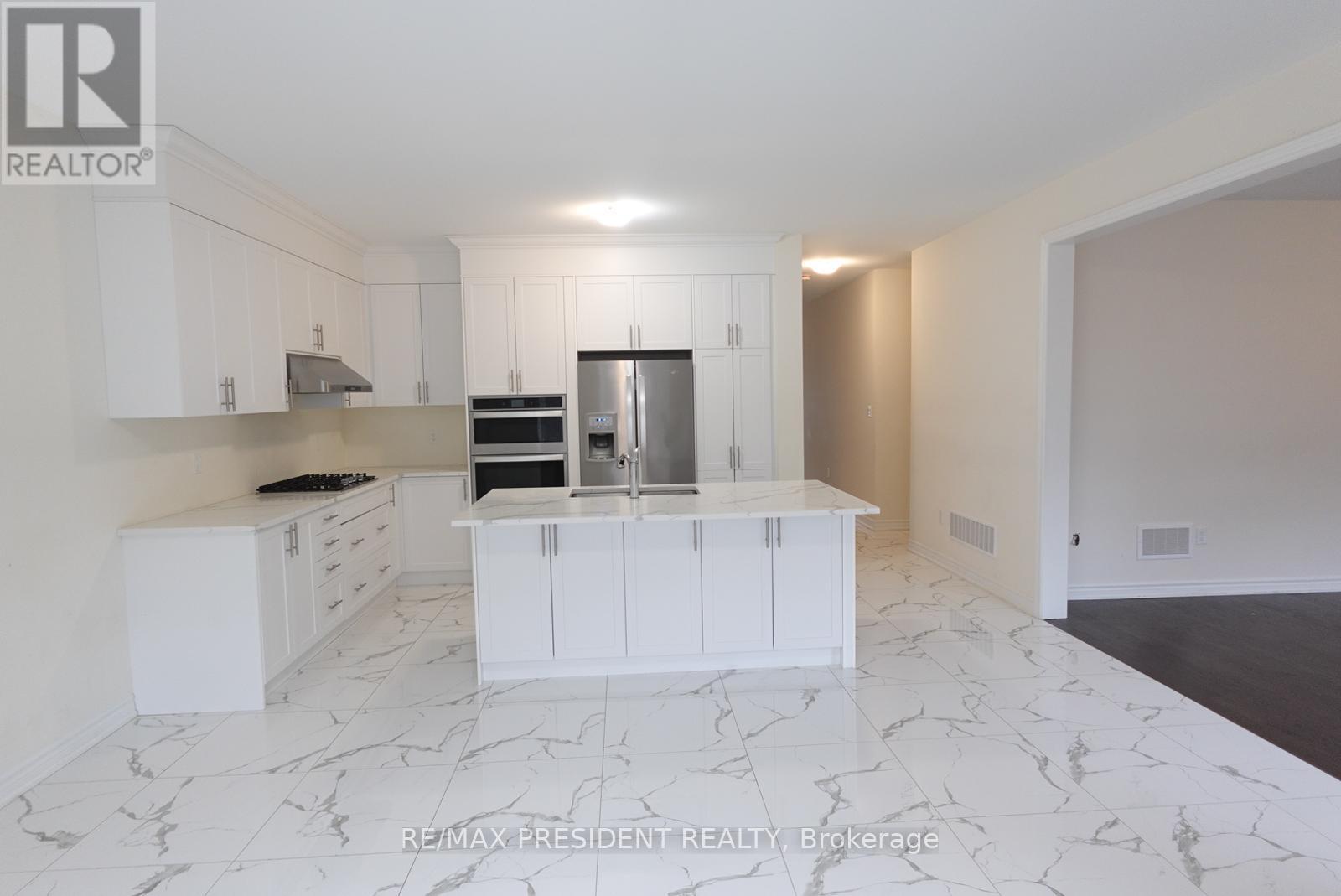 6 JENWOOD CRESCENT - 8