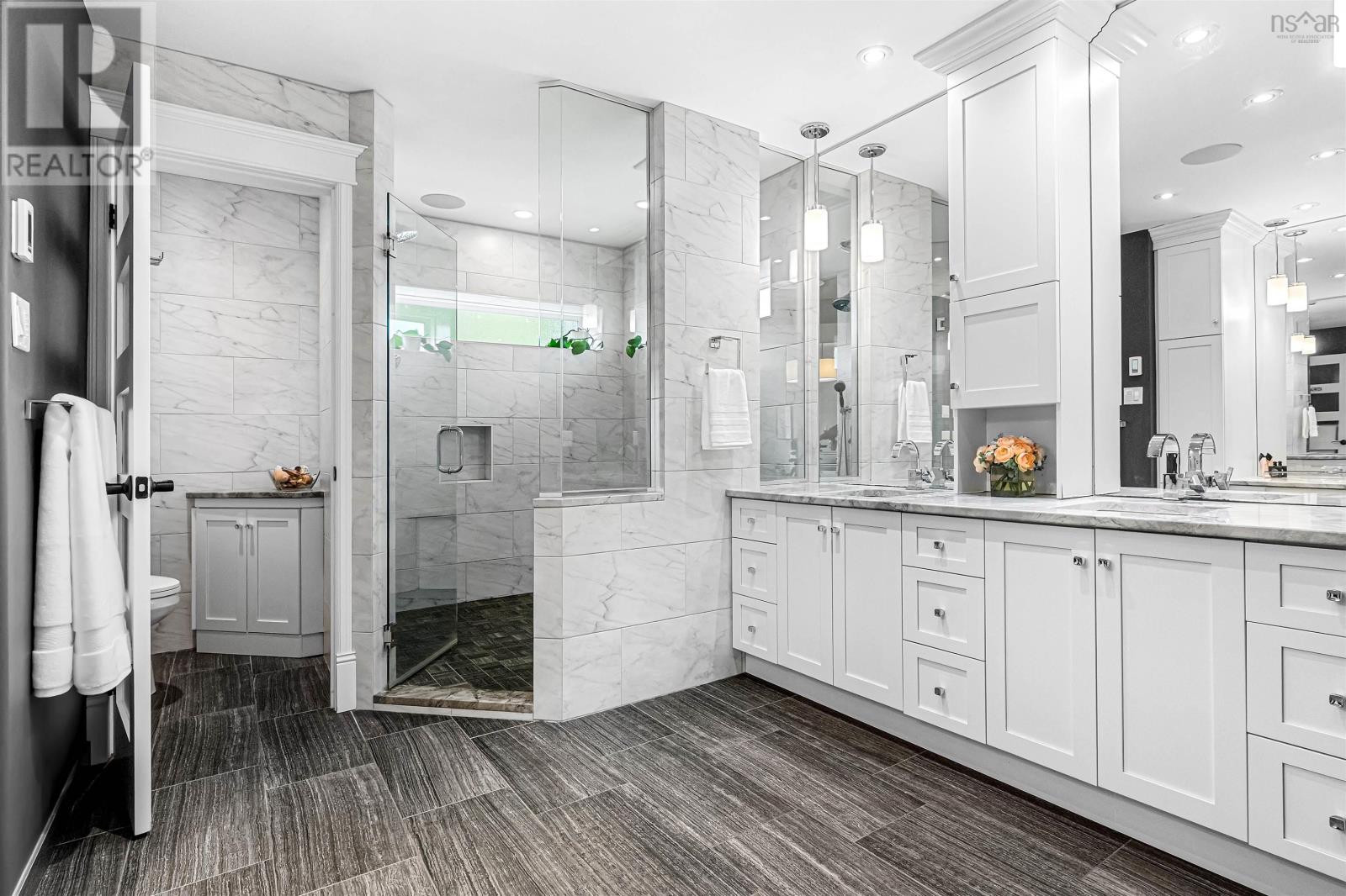 102 INGRAM DRIVE - 16