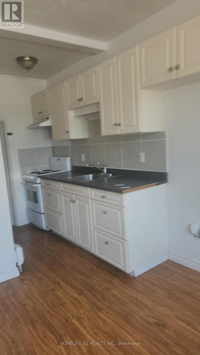 42 RIVERSIDE DRIVE - 4