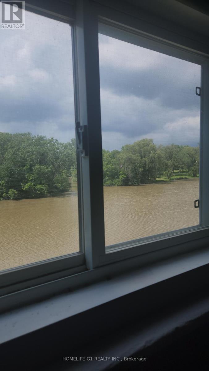 42 RIVERSIDE DRIVE - 8