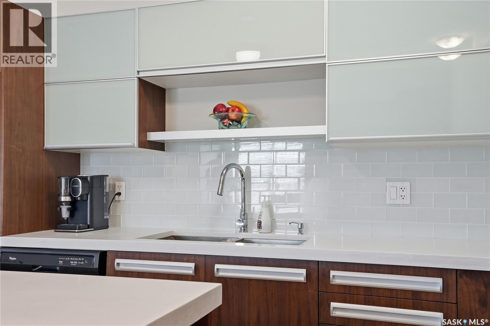 #1612 1015 PATRICK CRESCENT - 13