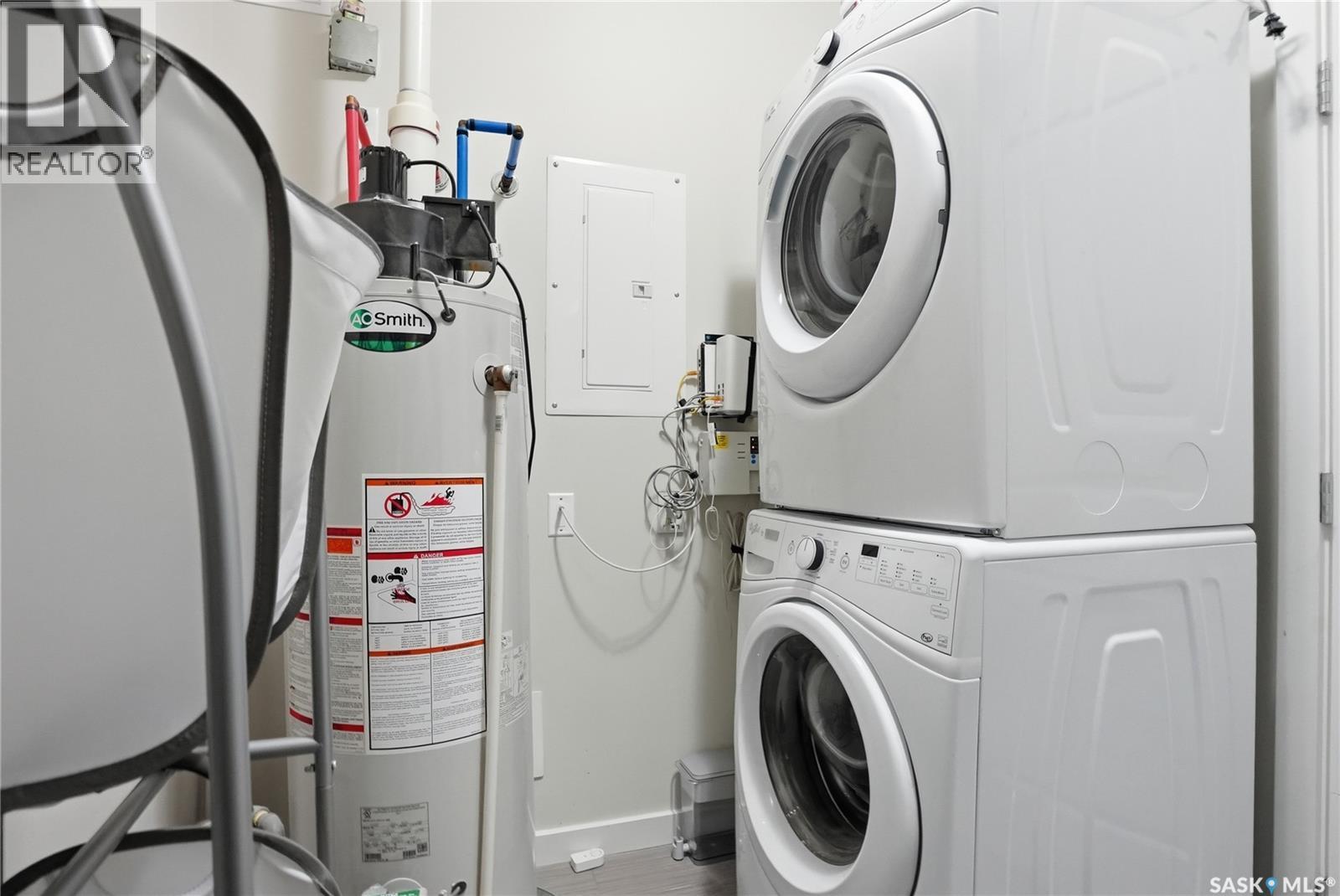 #1612 1015 PATRICK CRESCENT - 26