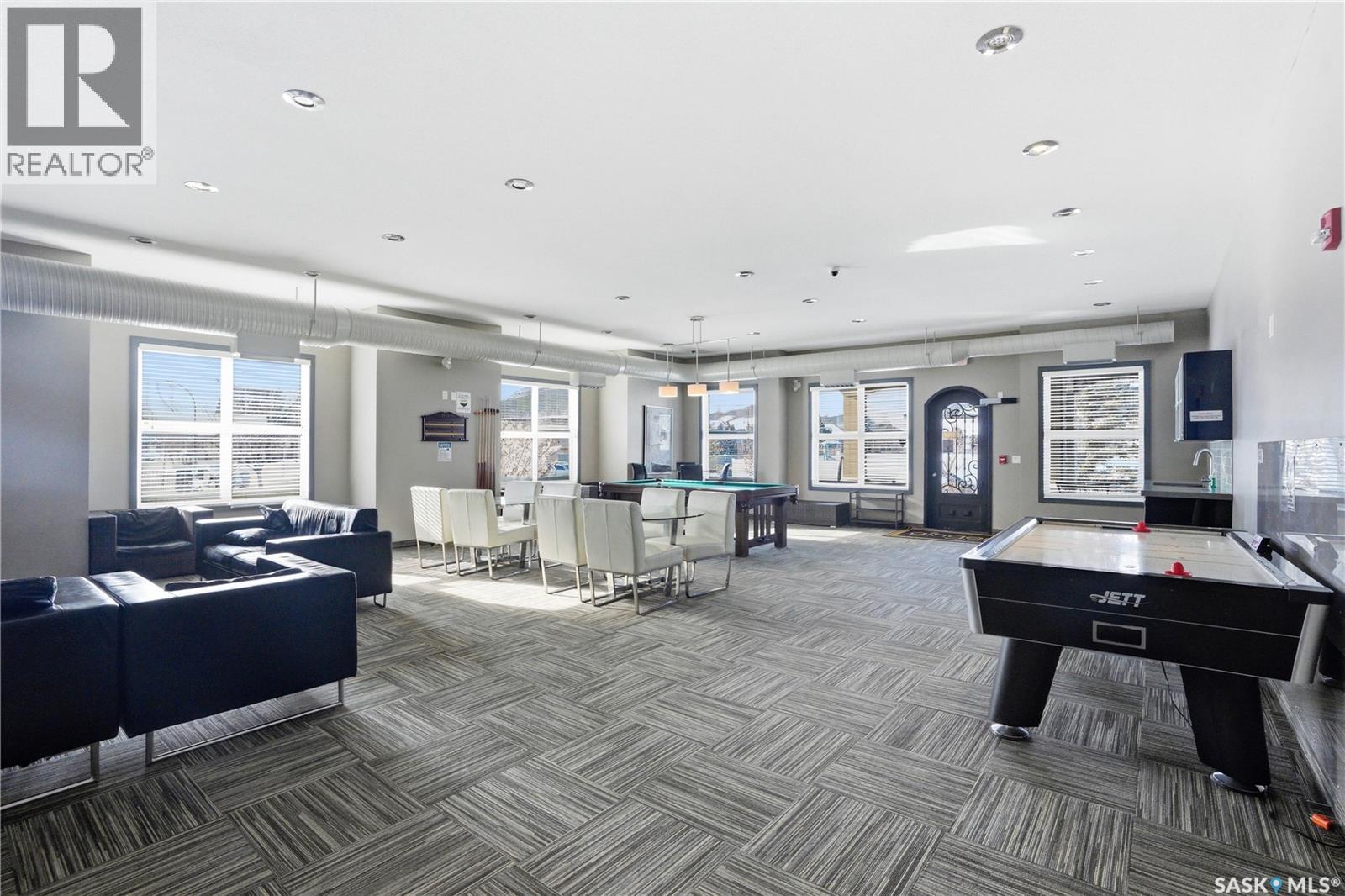 #1612 1015 PATRICK CRESCENT - 37