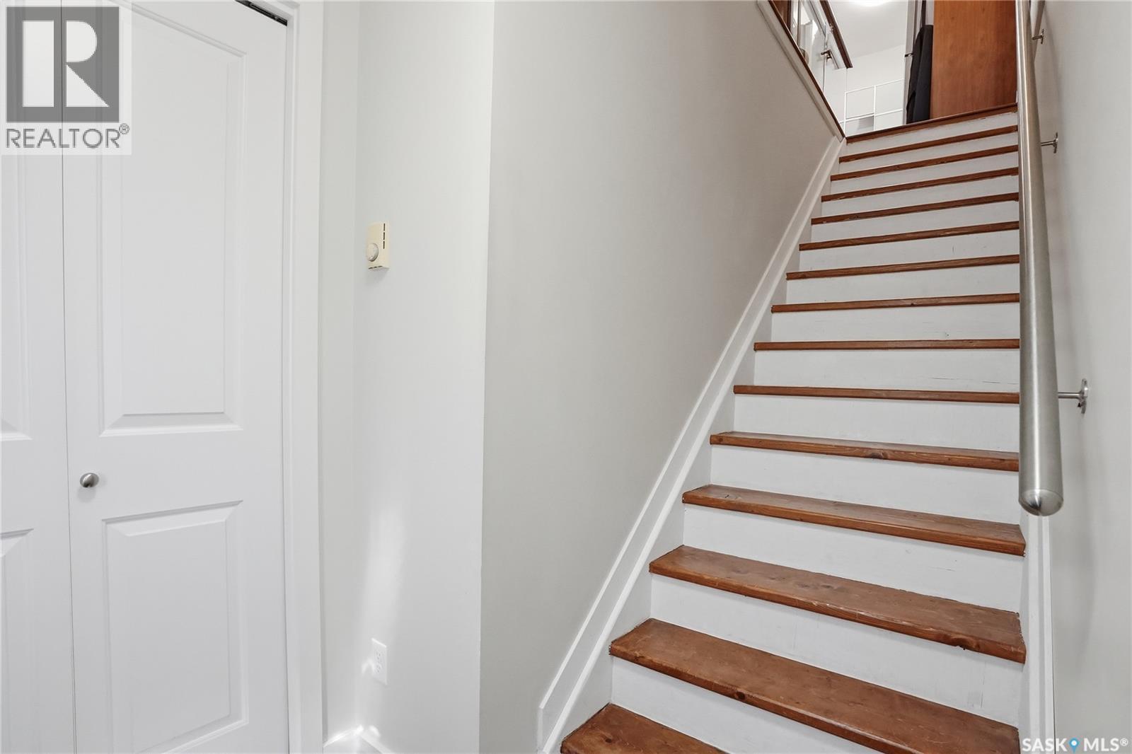 #1612 1015 PATRICK CRESCENT - 4