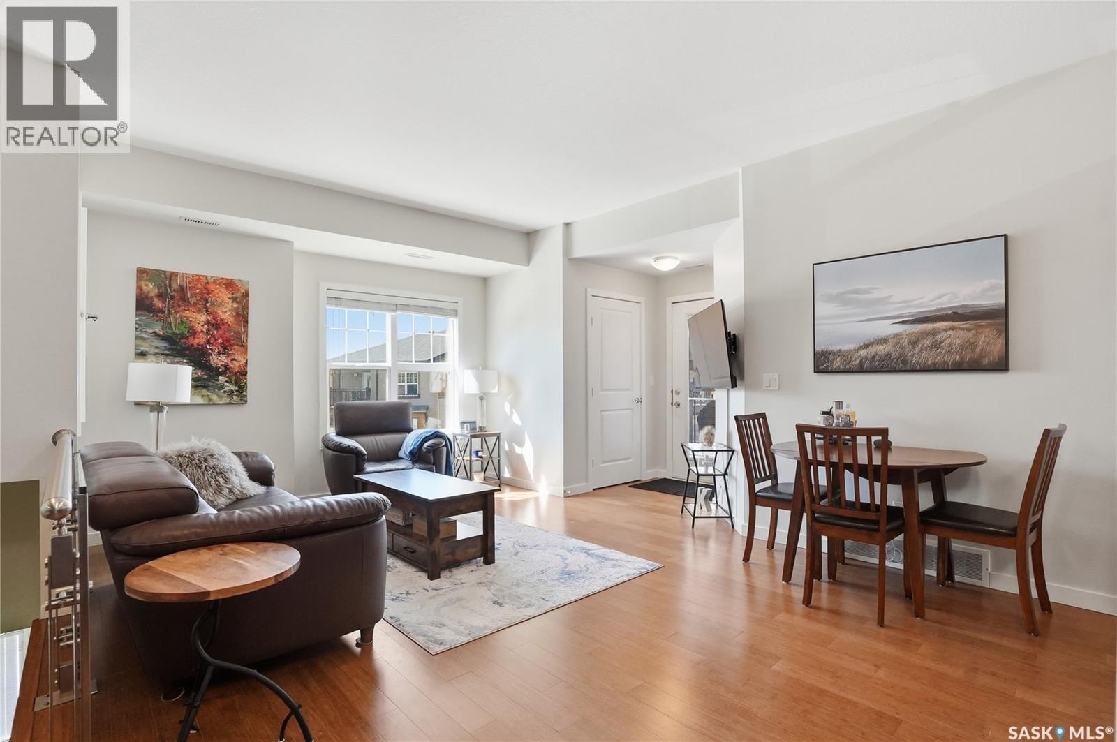 #1612 1015 PATRICK CRESCENT - 6