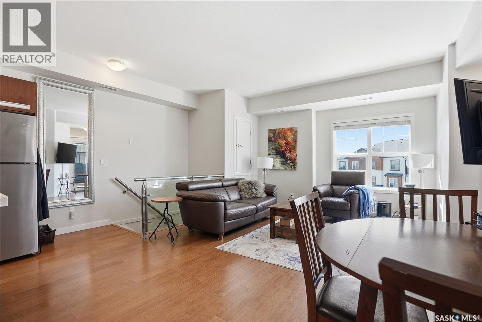 #1612 1015 PATRICK CRESCENT - 7