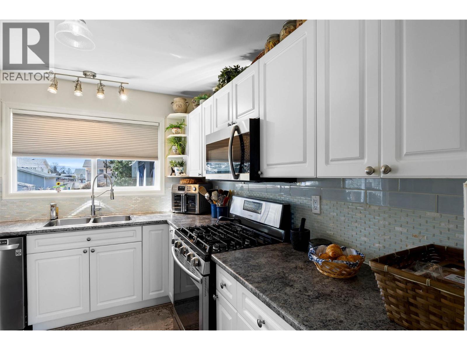 841 SICAMORE DRIVE - 18