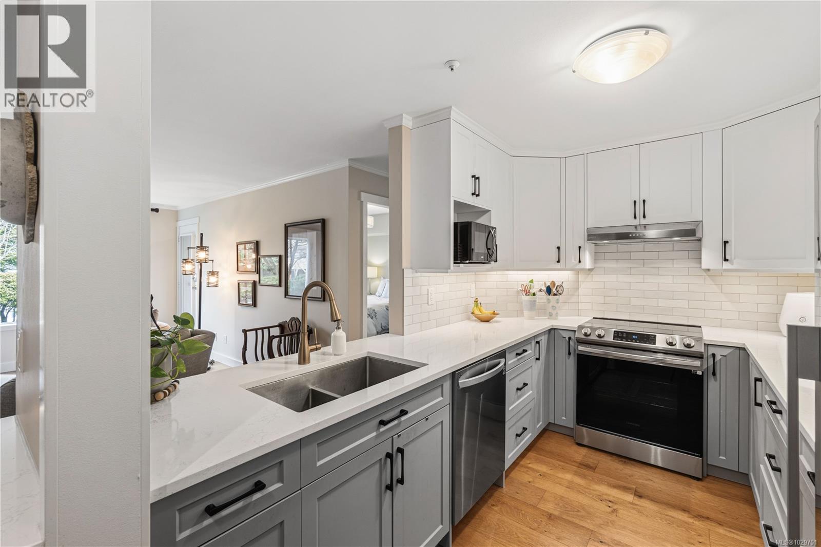 #107 4965 VISTA VIEW CRES - 1