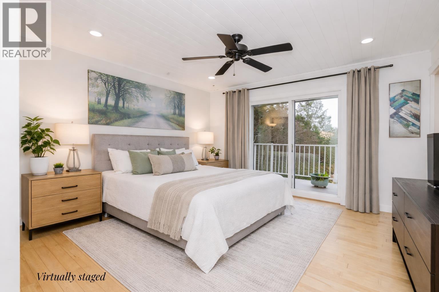 1405 VELVET ROAD, Gibsons