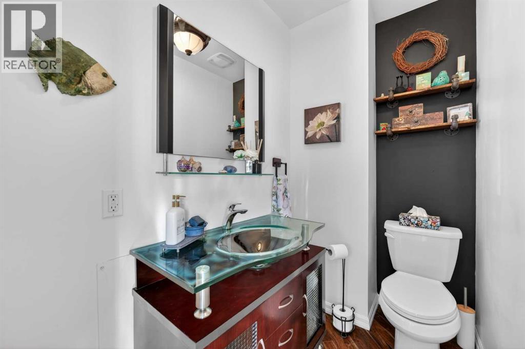 127 27 AVENUE NE - 16