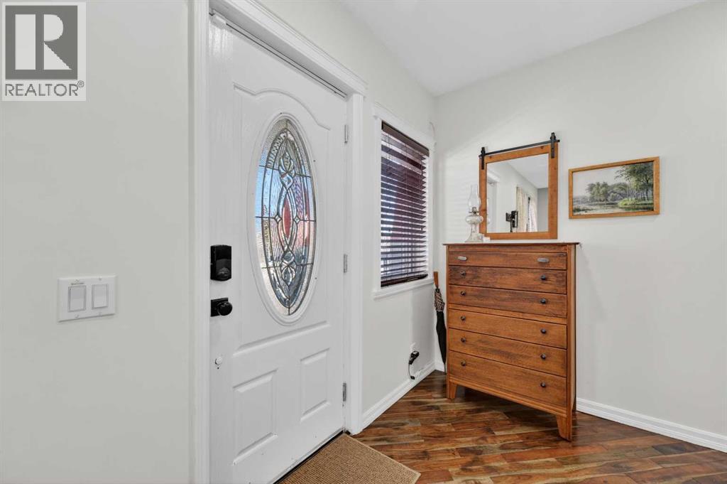 127 27 AVENUE NE - Image 2