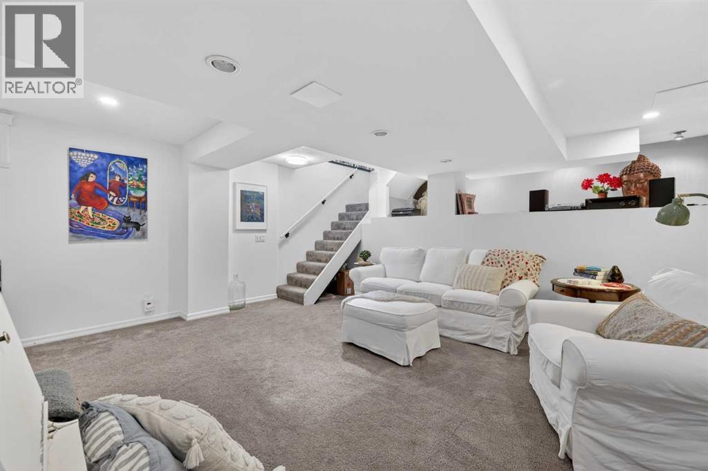 127 27 AVENUE NE - 23