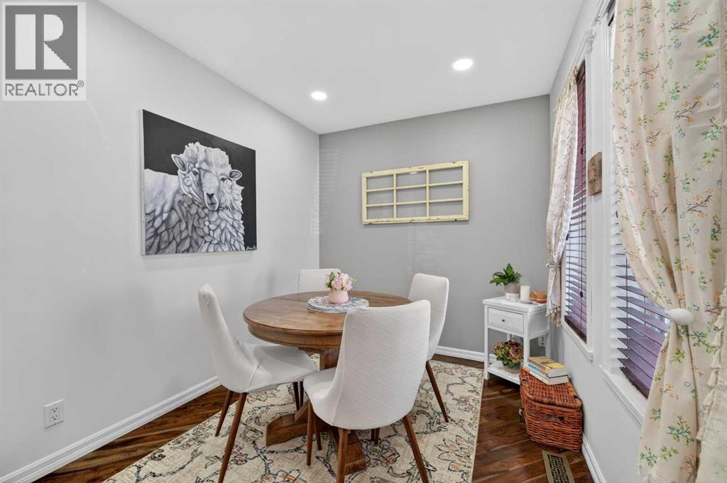 127 27 AVENUE NE - 4