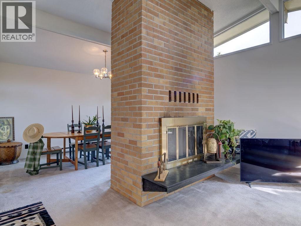 1175 MARINE DRIVE, Gibsons