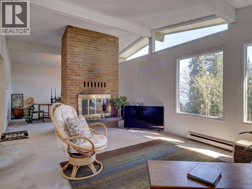 1175 MARINE DRIVE, Gibsons