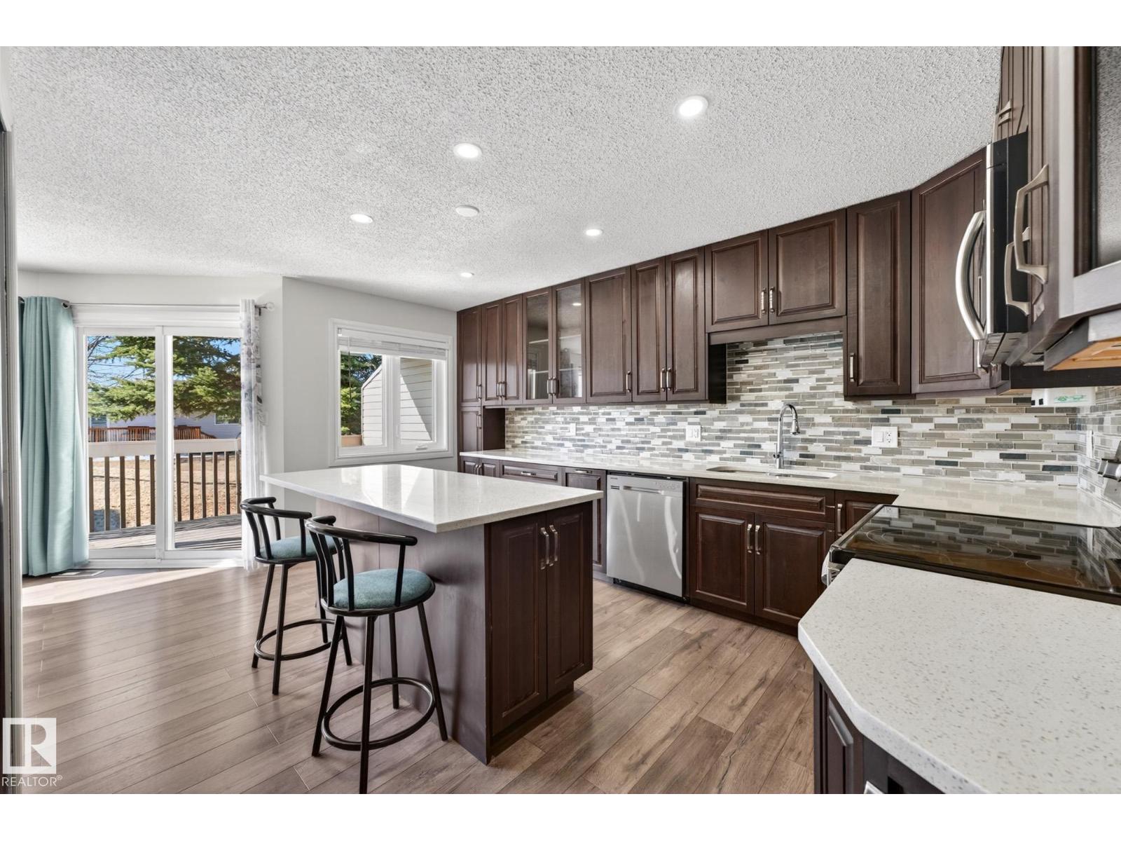 #30 903 109 ST NW, Edmonton