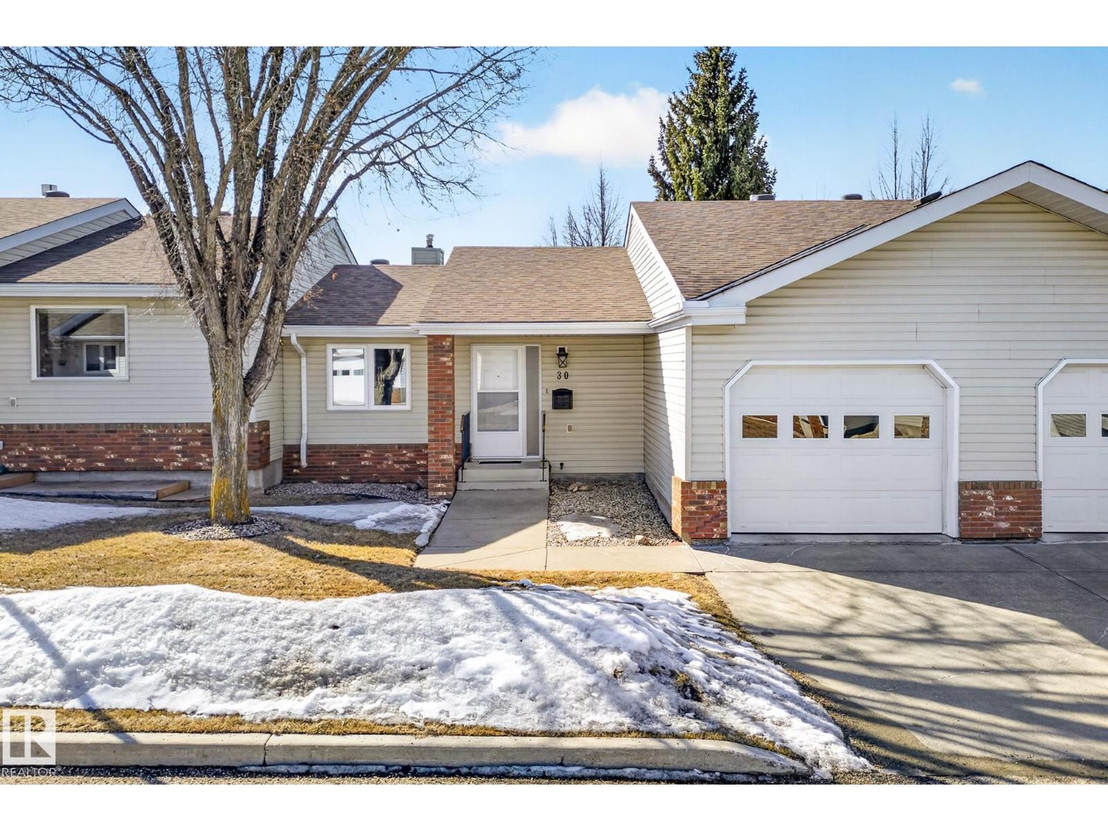 #30 903 109 ST NW, Edmonton