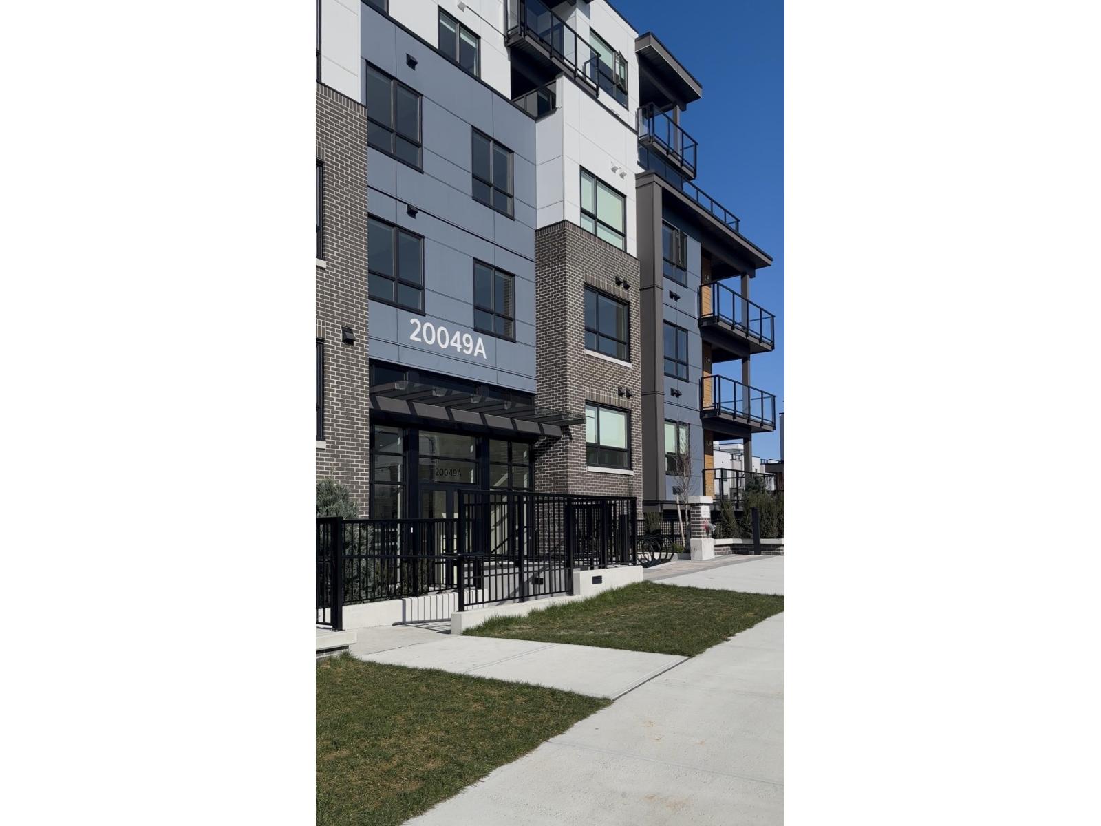 306 20049A 82 AVENUE, Langley