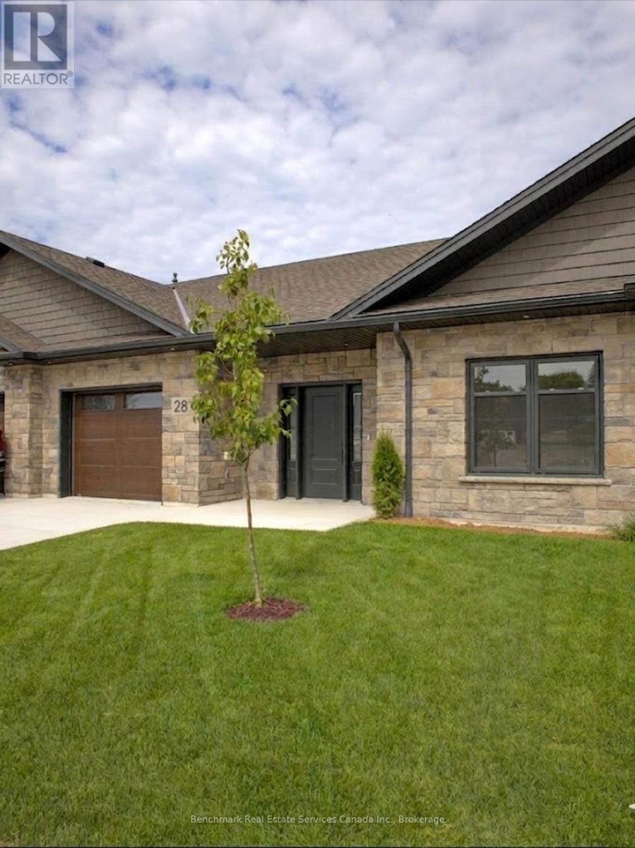 28 - 1182 QUEEN STREET