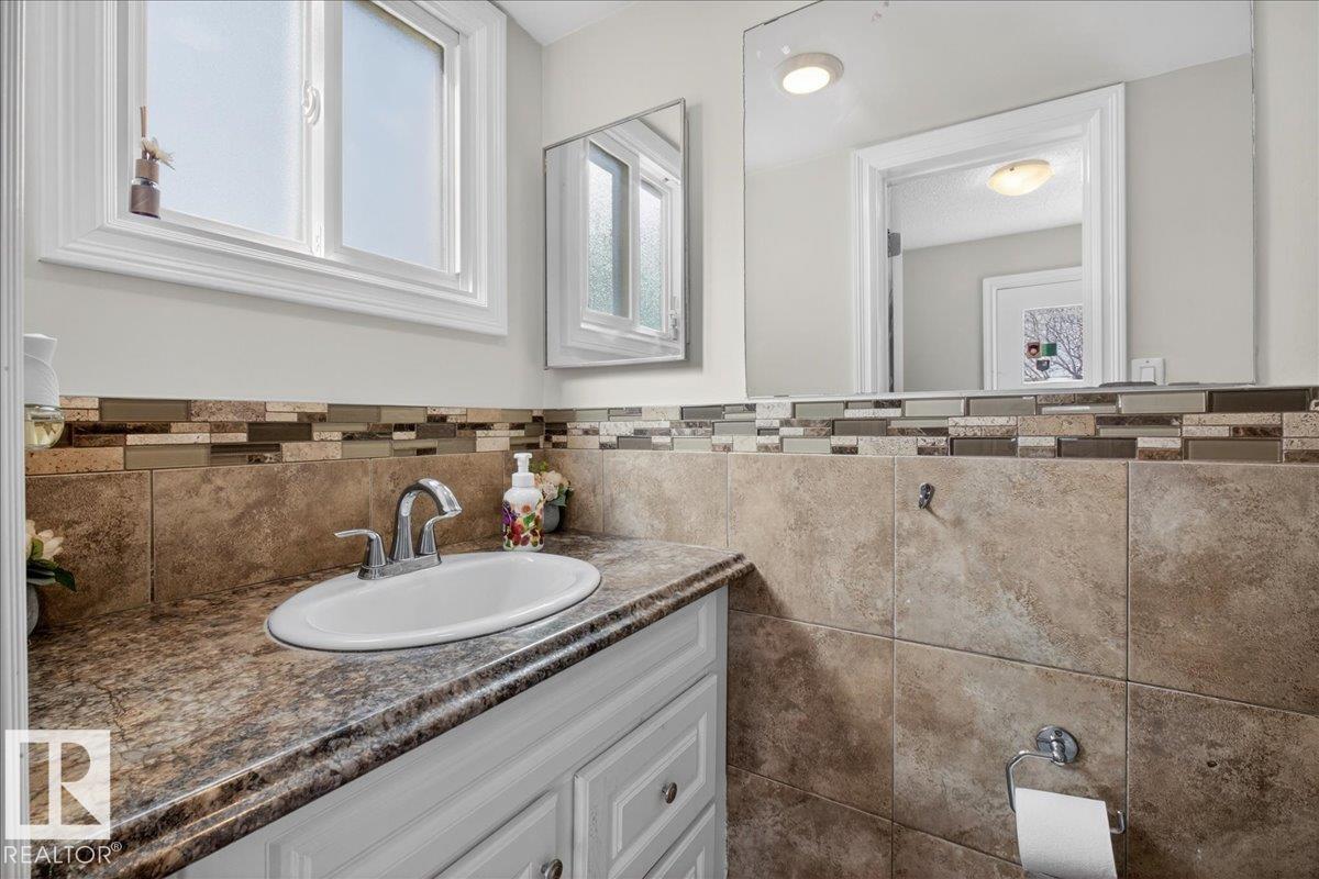 15603 122 ST NW - 18