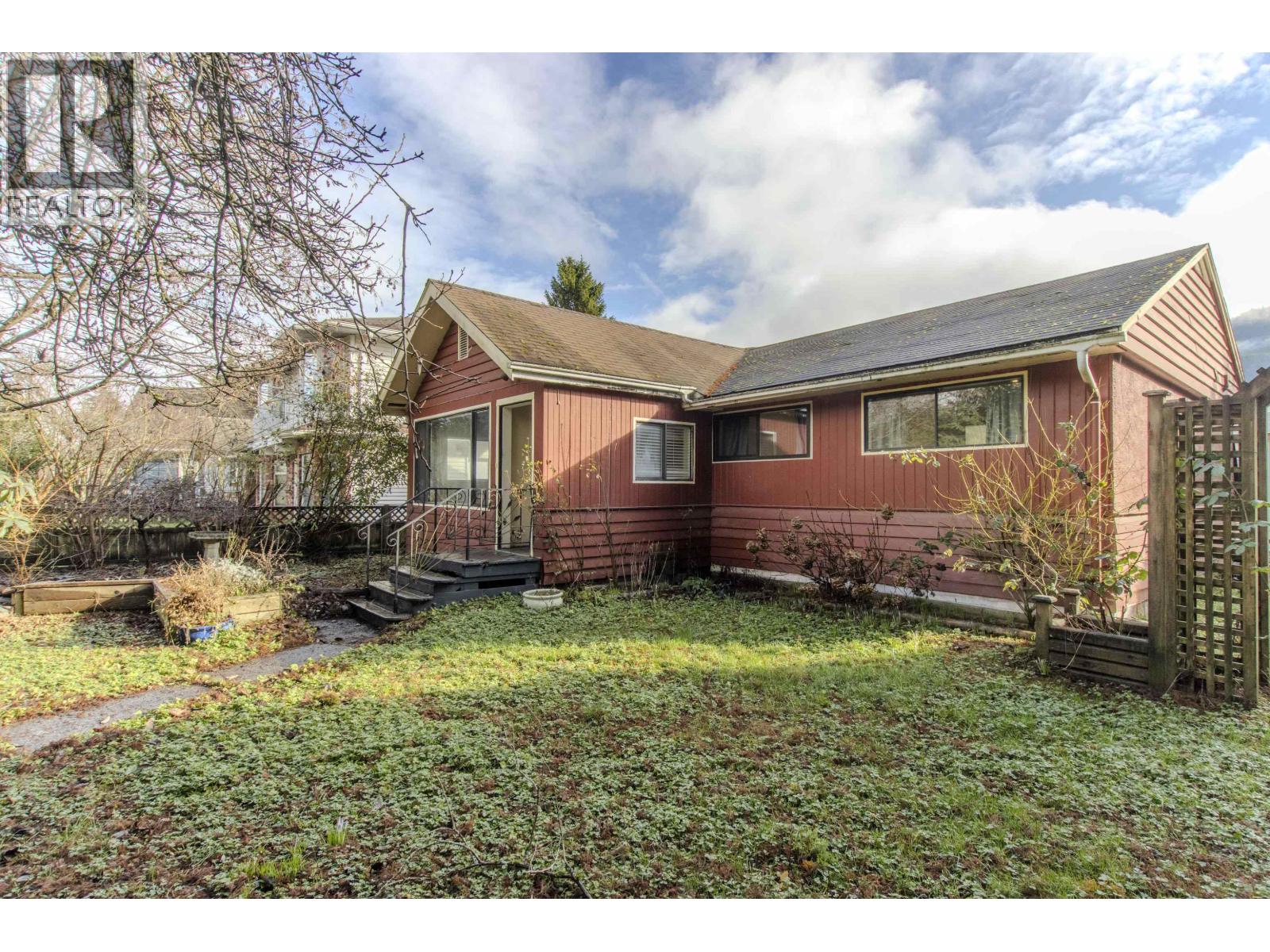 37970 FIFTH AVENUE, Squamish