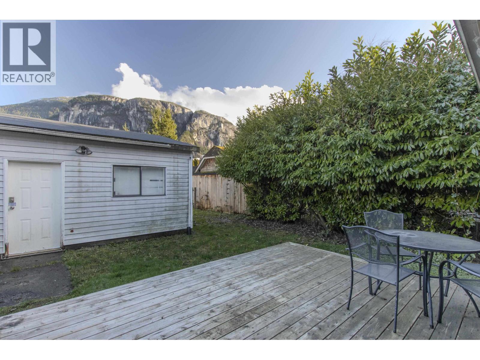 37970 FIFTH AVENUE, Squamish