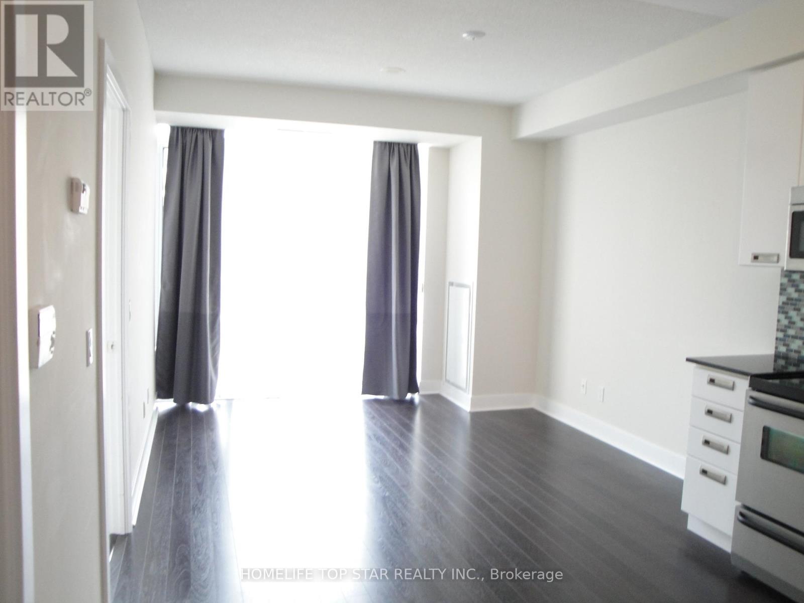 411 - 90 STADIUM ROAD