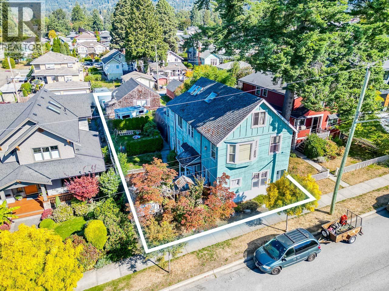 352 W 15TH STREET - photo 2