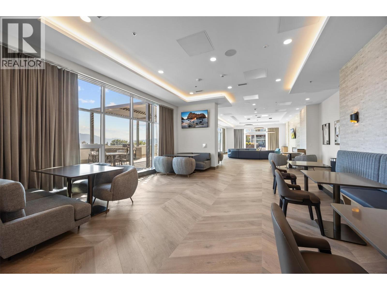 #2401 238 LEON AVENUE - 23