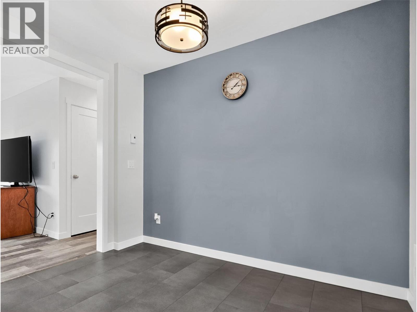 4032 Hills Frontage Road - 7