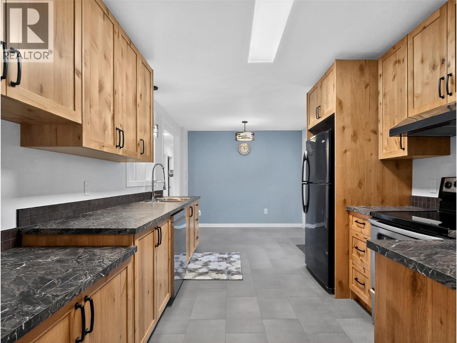 4032 Hills Frontage Road - 11