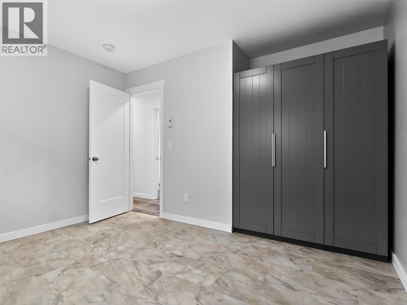 4032 Hills Frontage Road - 23