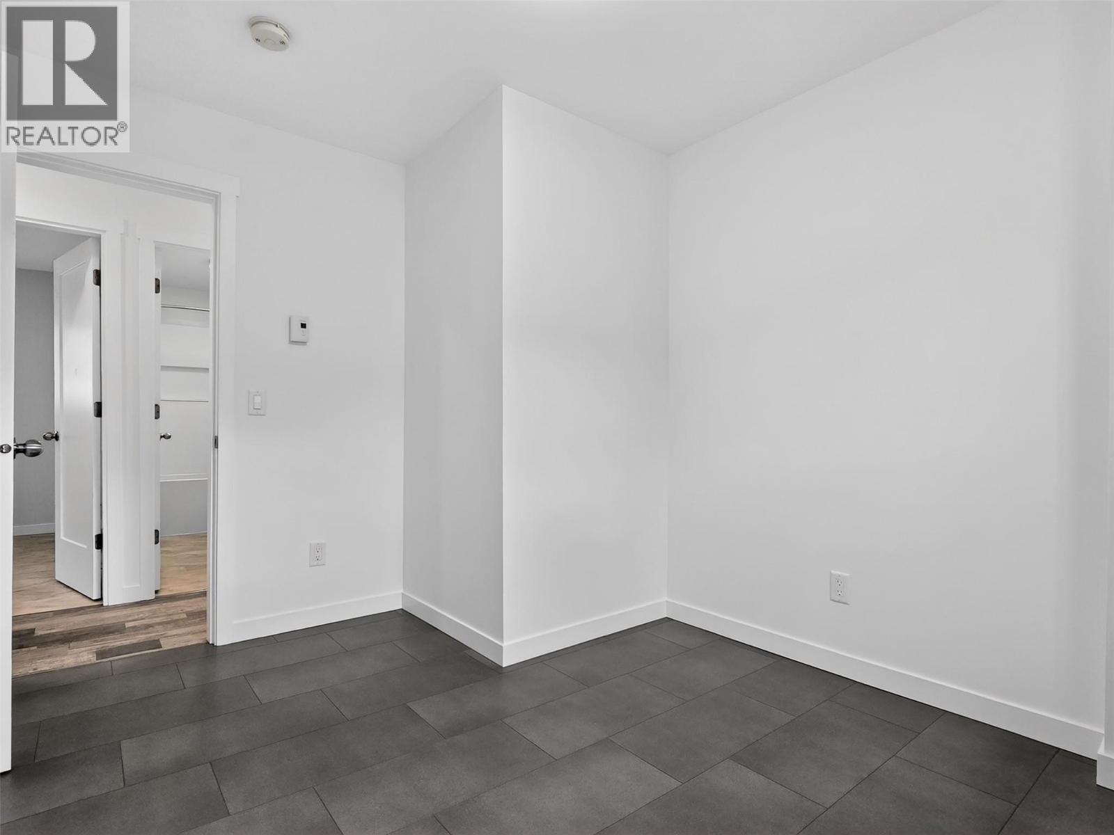 4032 Hills Frontage Road - 20