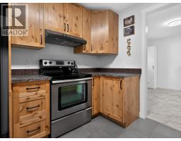 Kitchen - 4032 Hills Frontage Road, Cache Creek, BC V0K1H0 Photo 10