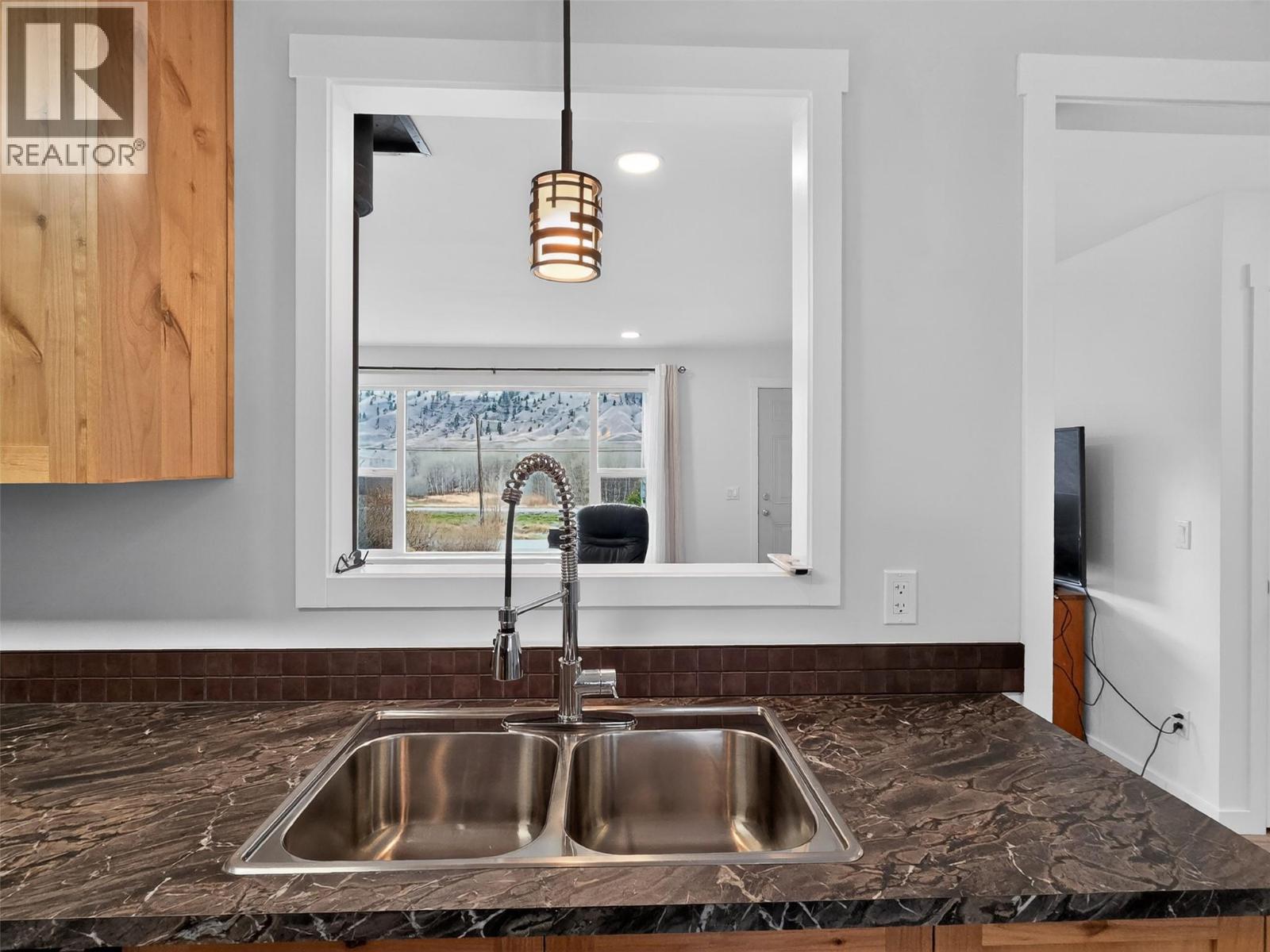 4032 Hills Frontage Road - 12