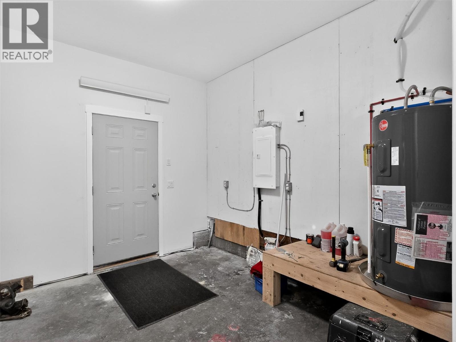 4032 Hills Frontage Road - 26