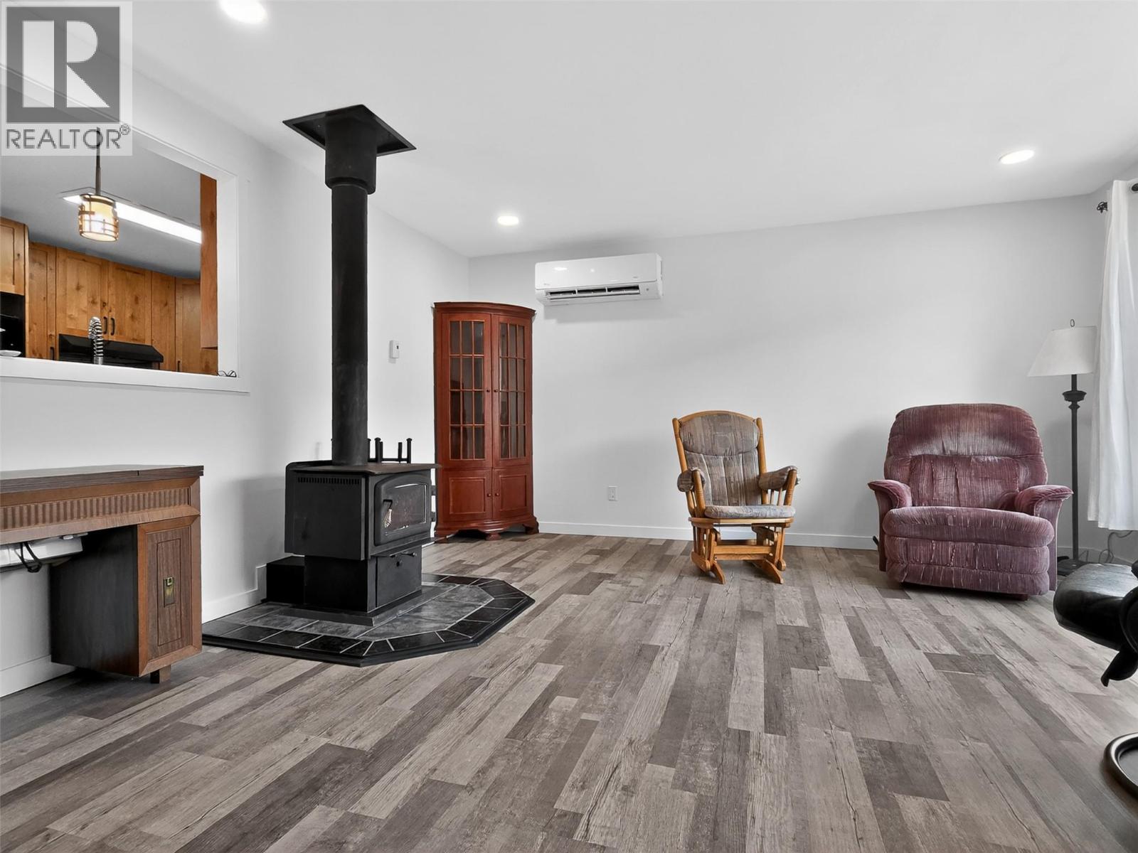 4032 Hills Frontage Road - 3